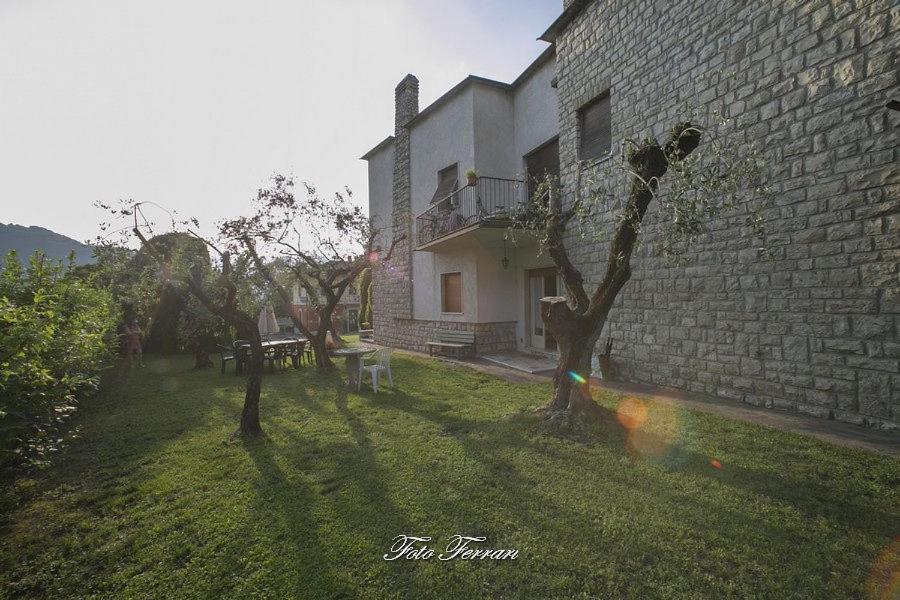살레마라시노 Casa Vacanze Gli Ulivi Del Lago 빌라 외부 사진